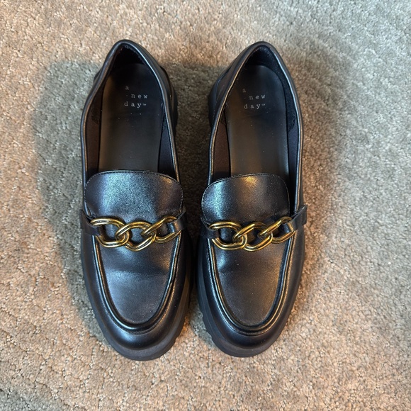 a new day Black Women's Faux Leather Archie Loafers W/ Chain - Picture 2 of 3